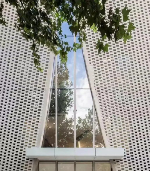建筑新材料，UHPC外墻掛板